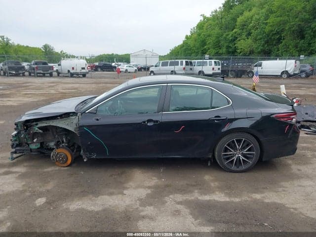 2021 TOYOTA CAMRY SE AWD 15