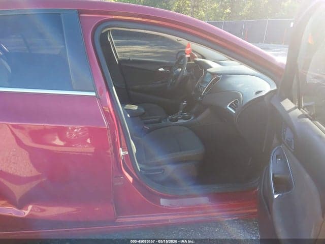 2017 CHEVROLET CRUZE LT AUTO 5