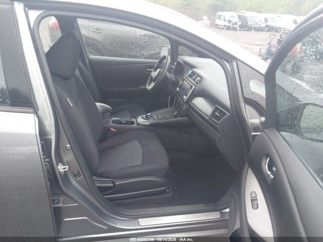 2022 NISSAN LEAF S 40 KWH 5