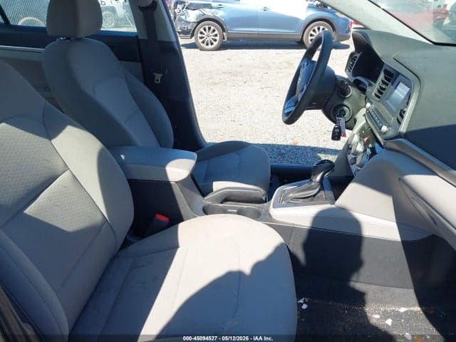 2019 HYUNDAI ELANTRA SE 5