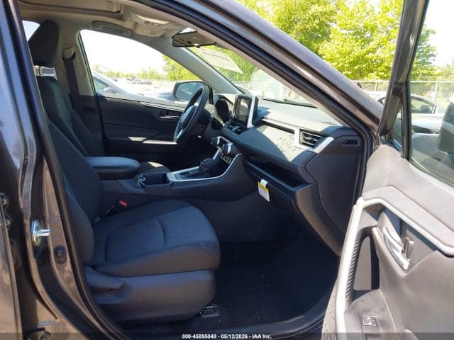 2025 TOYOTA RAV4 XLE 5