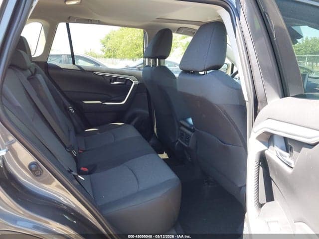 2025 TOYOTA RAV4 XLE 8