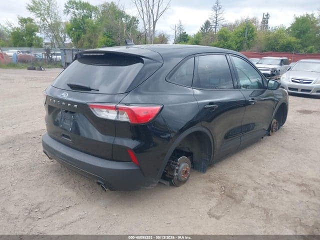 2021 FORD ESCAPE SE 4
