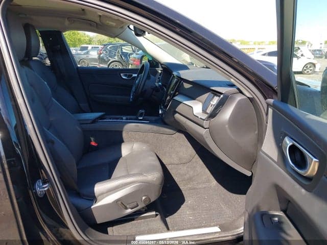 2025 VOLVO XC60 B5 CORE 5
