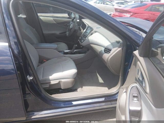 2017 CHEVROLET MALIBU 1LT 5
