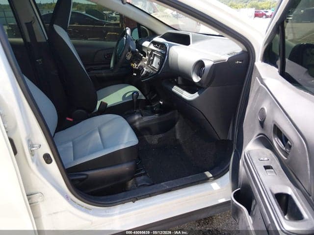 2018 TOYOTA PRIUS C ONE 5