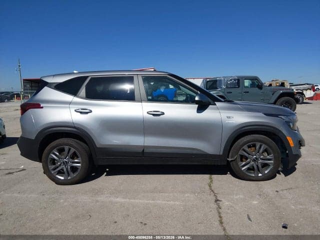 2022 KIA SELTOS LX 13
