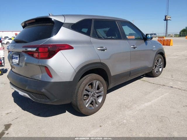 2022 KIA SELTOS LX 4