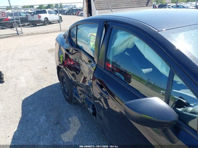 2025 NISSAN VERSA 1.6 S 6