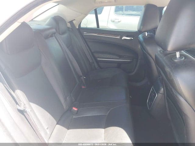 2019 CHRYSLER 300 LIMITED AWD 5