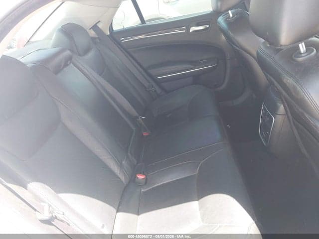 2019 CHRYSLER 300 LIMITED AWD 8