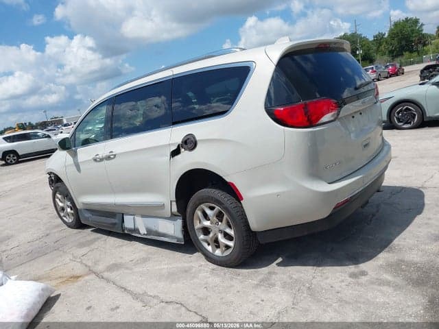2017 CHRYSLER PACIFICA LIMITED 14