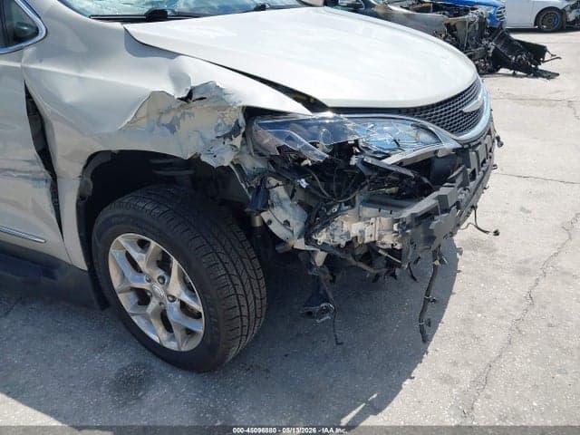 2017 CHRYSLER PACIFICA LIMITED 6