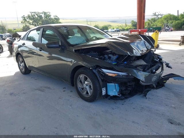 2025 HYUNDAI ELANTRA SE 1