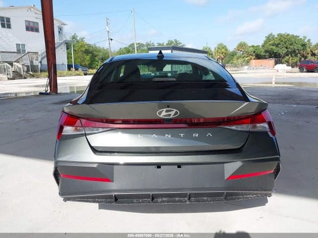 2025 HYUNDAI ELANTRA SE 16