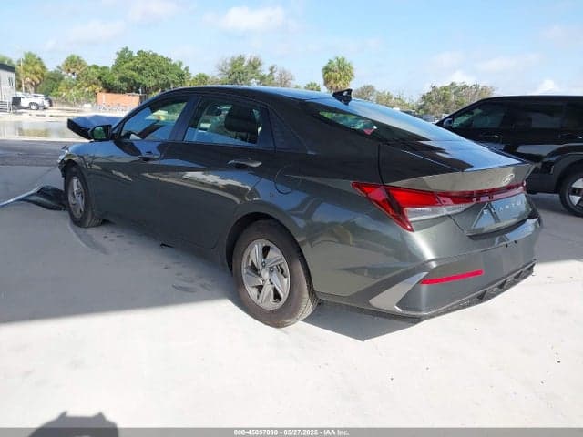 2025 HYUNDAI ELANTRA SE 3