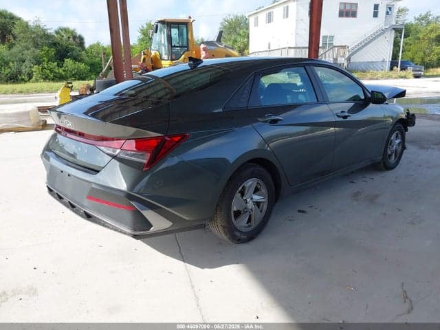 2025 HYUNDAI ELANTRA SE 4