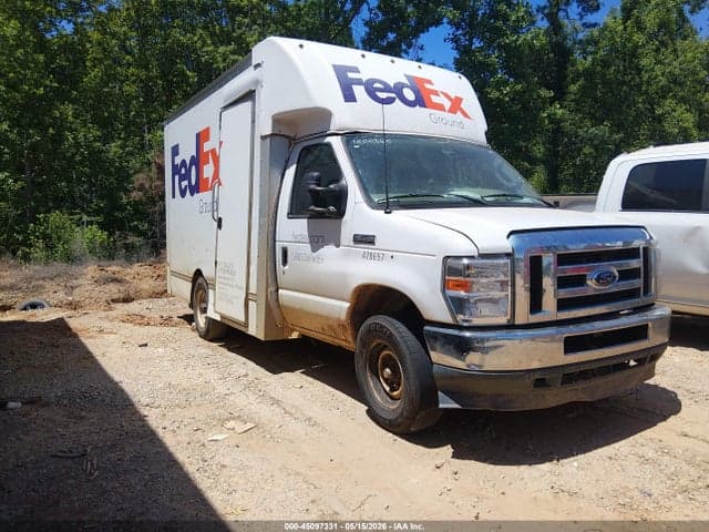 2022 FORD E-350 CUTAWAY 1
