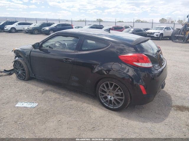 2017 HYUNDAI VELOSTER VALUE EDITION 3