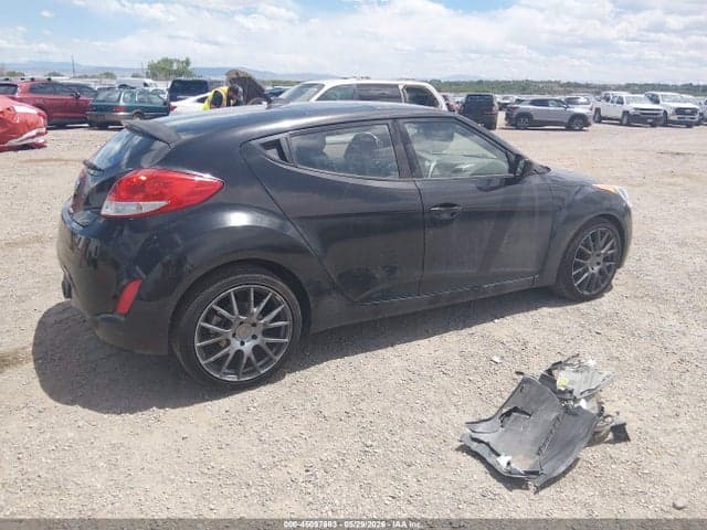 2017 HYUNDAI VELOSTER VALUE EDITION 4