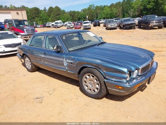 2001 JAGUAR XJ8 1