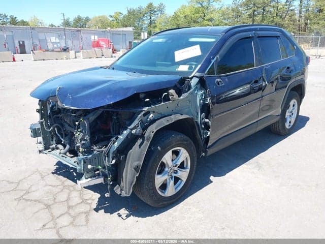 2020 TOYOTA RAV4 XLE 2