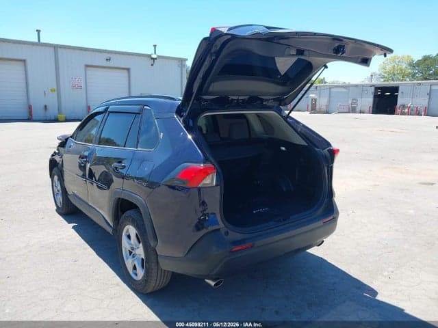 2020 TOYOTA RAV4 XLE 3