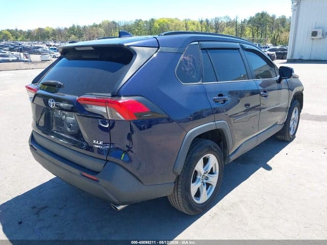 2020 TOYOTA RAV4 XLE 4