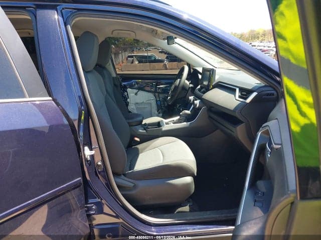 2020 TOYOTA RAV4 XLE 5
