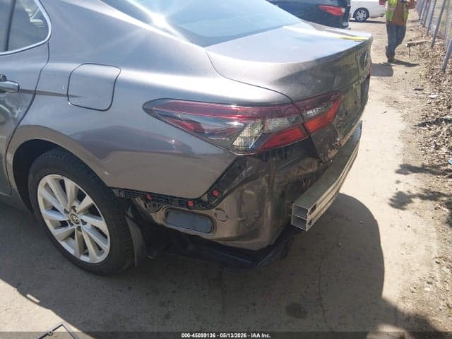 2021 TOYOTA CAMRY LE AWD 6