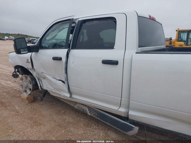2023 RAM 3500 BIG HORN 4X4 8' BOX 17