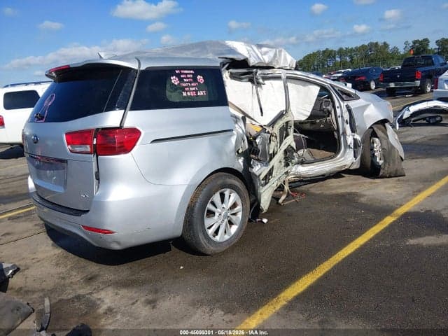 2017 KIA SEDONA LX 4