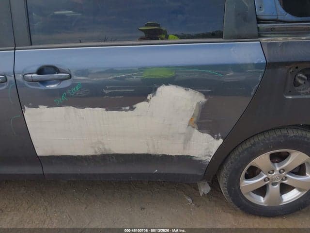 2017 TOYOTA SIENNA LE 8 PASSENGER 17