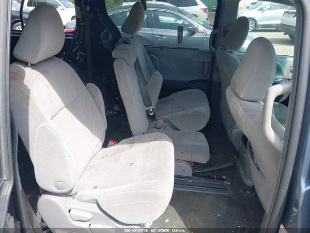 2017 TOYOTA SIENNA LE 8 PASSENGER 8