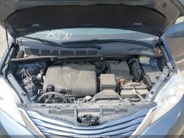 2017 TOYOTA SIENNA LE 8 PASSENGER 10