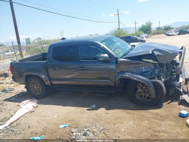 2022 TOYOTA TACOMA SR5 V6 13