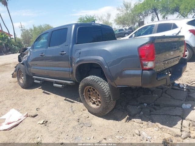 2022 TOYOTA TACOMA SR5 V6 3