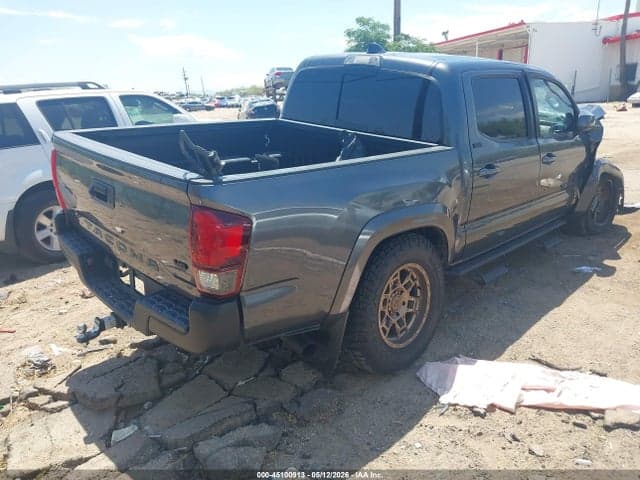 2022 TOYOTA TACOMA SR5 V6 4