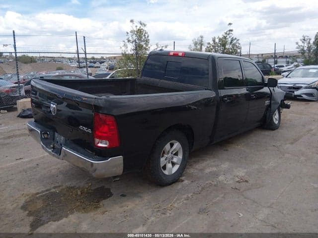 2017 RAM 1500 SLT 4X4 6'4 BOX 4