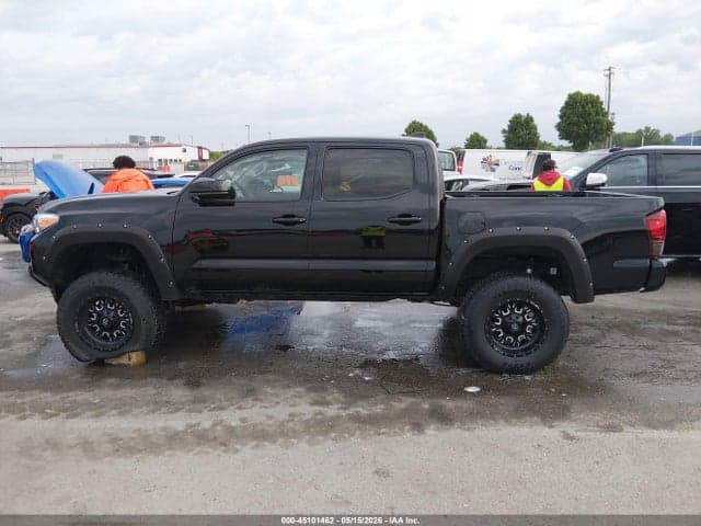 2022 TOYOTA TACOMA SR V6 15