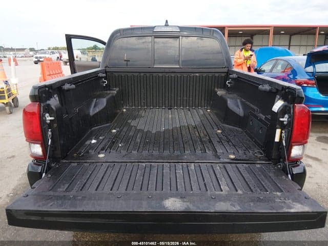 2022 TOYOTA TACOMA SR V6 18