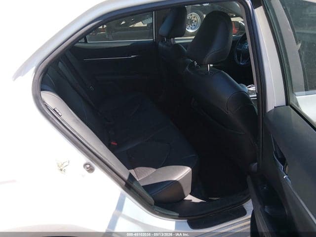 2020 TOYOTA CAMRY XSE 8