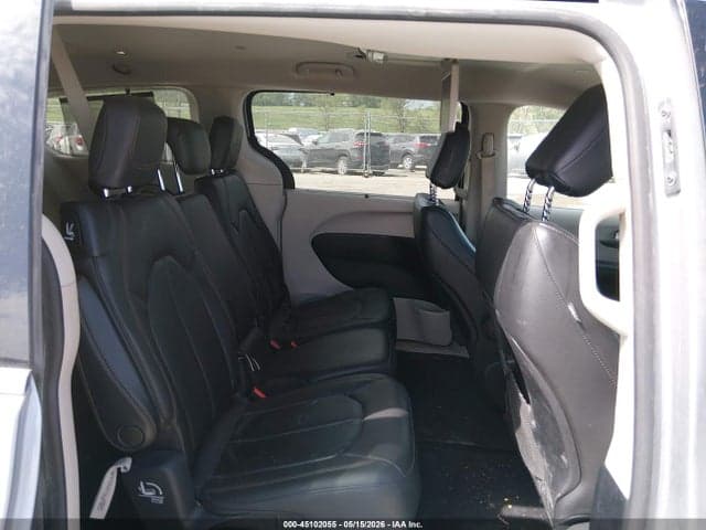 2020 CHRYSLER PACIFICA TOURING L 8