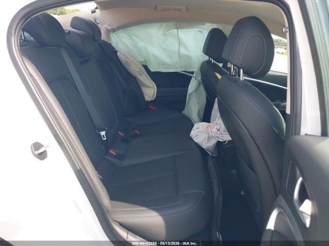 2026 GENESIS G70 2.5T 8