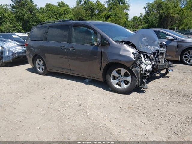 2017 TOYOTA SIENNA LE 8 PASSENGER 1