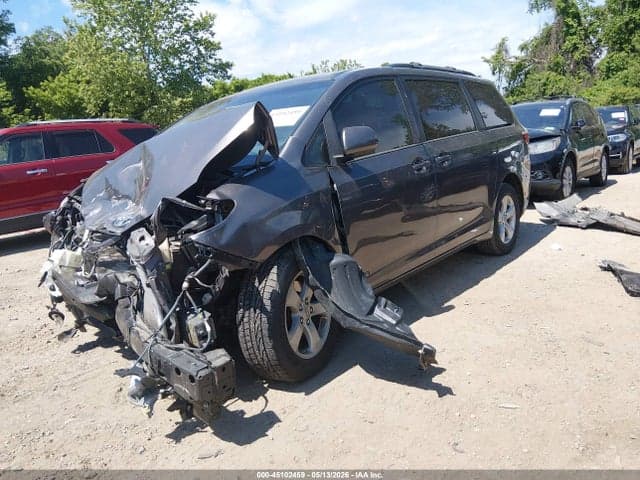 2017 TOYOTA SIENNA LE 8 PASSENGER 2