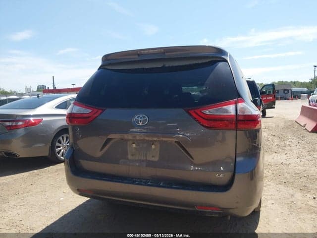 2017 TOYOTA SIENNA LE 8 PASSENGER 17
