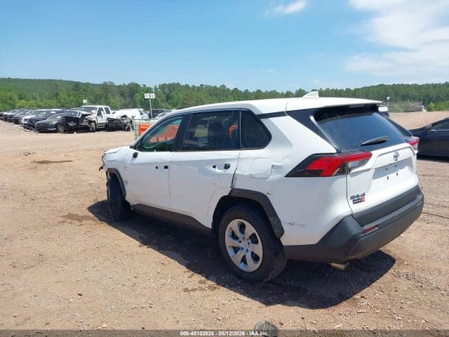 2024 TOYOTA RAV4 LE 3
