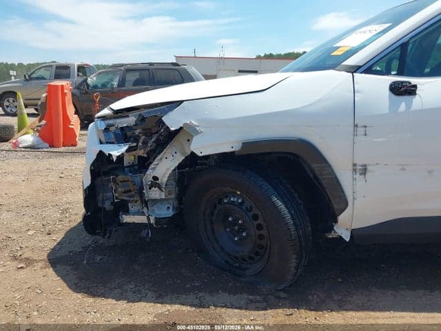 2024 TOYOTA RAV4 LE 6