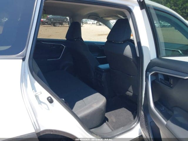 2024 TOYOTA RAV4 LE 8